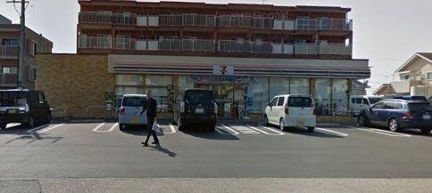 コンビニ セブンイレブン岡崎緑ヶ丘店 徒歩4分。