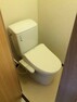 トイレ トイレは温水洗浄付トイレを設置。 ウォシュレットも付いていますので、便利です。