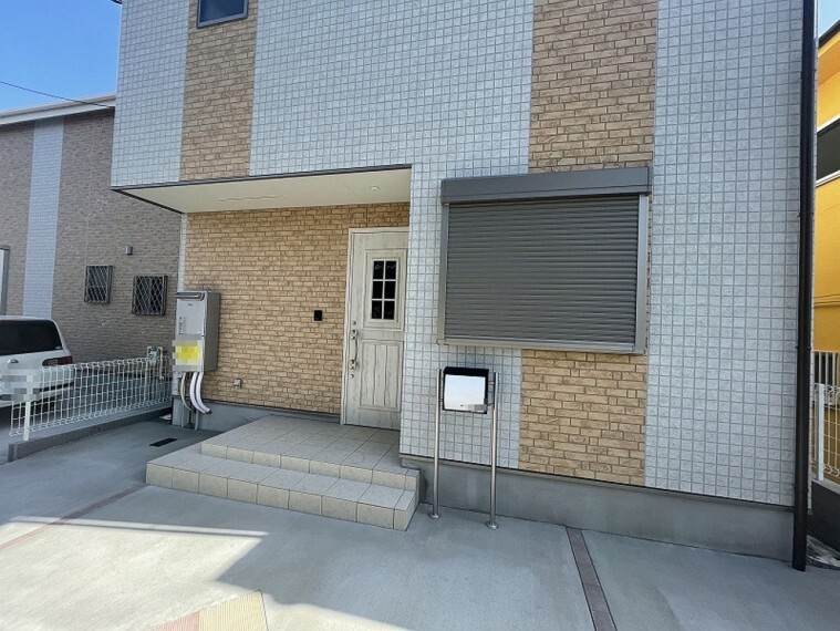現況外観写真 2階リビングにつき明るい空間で家族団らんが楽しめます。