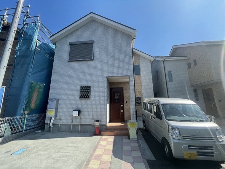 現況外観写真 小田原市国府津に完成しました新築分譲住宅です。