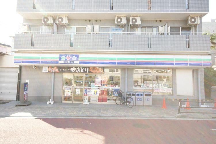 コンビニ ローソン・スリーエフ梅丘二丁目店 徒歩5分。