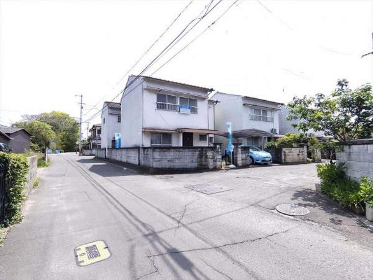 現況写真 敷地の東側と北側が道に接しています。