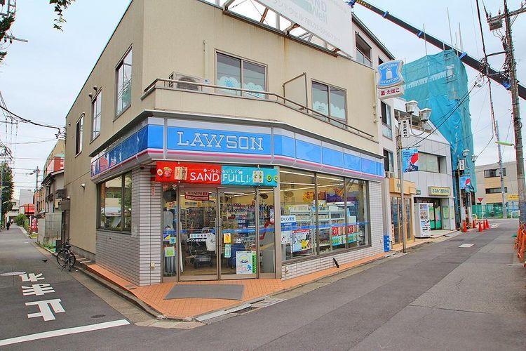 コンビニ ローソン東北沢駅前店 徒歩4分。