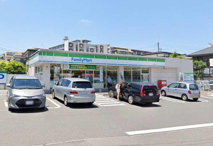 コンビニ ファミリーマート市沢町店