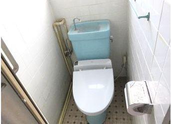 トイレ トイレは洋式・和式の2ヵ所にあります。