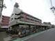 外観写真 商店街の中にあるため、お買い物に便利な立地です。