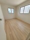 子供部屋 洋室6帖:2面採光で明るいお部屋。お子様のお部屋にもピッタリですね