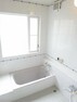 浴室 白を基調とした清潔感のある浴室です