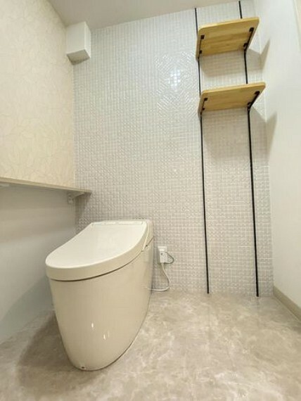トイレ タンクレストイレを採用し、すっきりとした空間を演出。