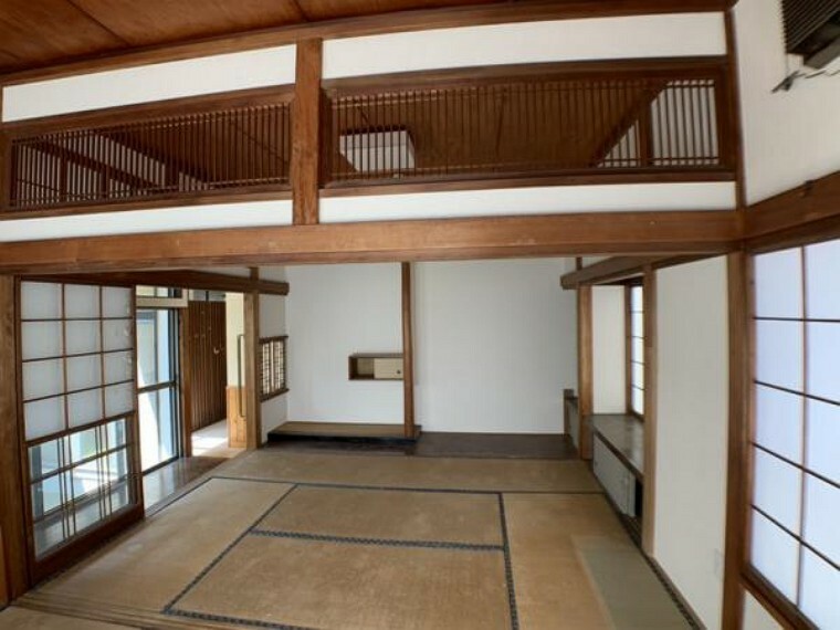 【工事中】二間続きの和室は塗装工事、クロスの張り替え畳の表替えを実施します。