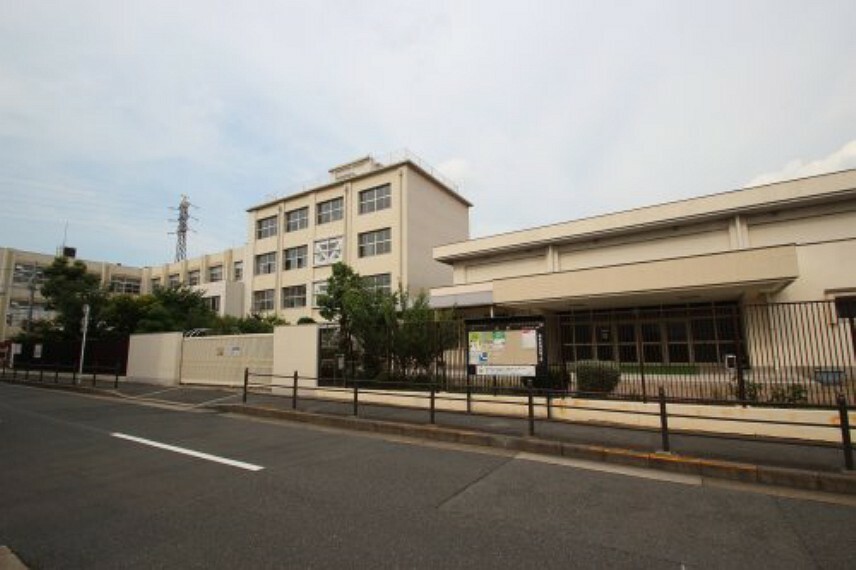 小学校 【小学校】鶴見小学校まで407m