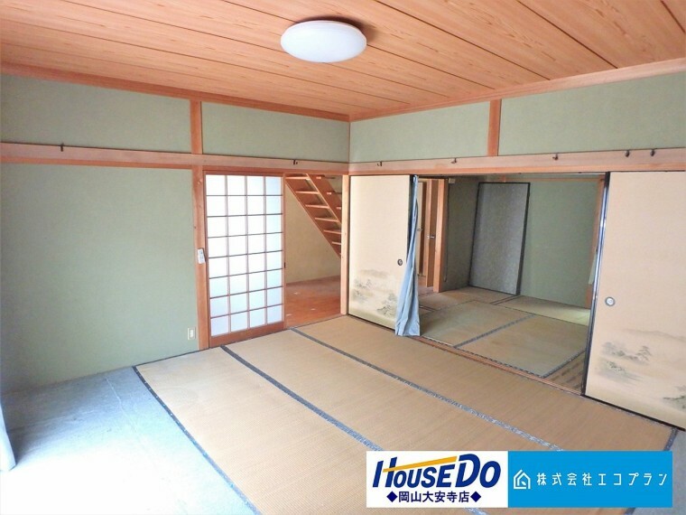 和室 障子・襖・畳など日本独特の文化が詰まった空間である和室。昔ながらの趣がある和室があることで、日本の風情が漂います　