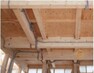 構造・工法・仕様 横揺れに強い「剛床工法」を採用　グラファーレの住まいは、1階と2階の床に「剛床工法」を選びました。これは構造用面材を梁に直接留めつける工法で、床をひとつの面として家全体を一体化することにより、横からの力にも非常に強い構造となります。家屋のねじれを防止し、耐震性に優れた効果を発揮します。