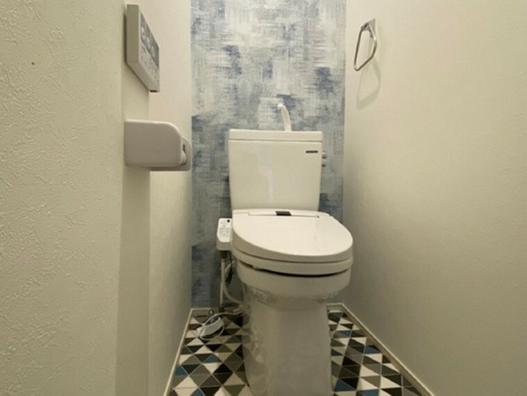 トイレ 温水洗浄機能付きのトイレ。