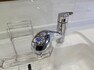【水栓】キッチンの水栓は浄水器内蔵水栓です。浄水・原水の切り替えがワンタッチで可能。浄水でシャワーがたっぷり使えます。ホース内臓でシンクのお手入れなどに便利です。
