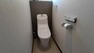 トイレ 【リフォーム済】1階のトイレはLIXIL製の温水洗浄機能付きに新品交換しました。キズや汚れが付きにくい加工が施してあるのでお手入れが簡単です。直接肌に触れるトイレは新品が嬉しいですよね。