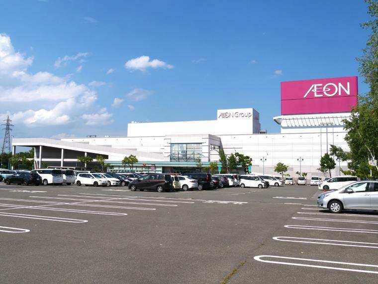 ショッピングセンター イオン札幌平岡店（車5分）