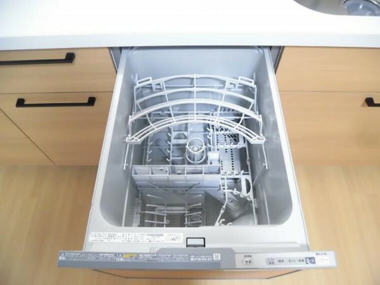 キッチン 【リフォーム済】食器乾燥機付き洗浄機のついたキッチンです。少しでも家事の負担が減ると、嬉しいですね。