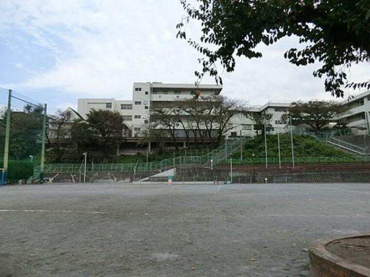 小学校 横浜市立屏風浦小学校　約1090m