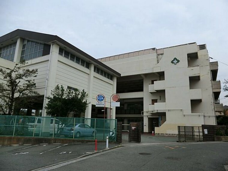 中学校 横浜市立森中学校　約480m