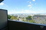 眺望 バルコニーからの眺め（西方向）［2021年10月4日撮影］10階部分のため、眺望良好！