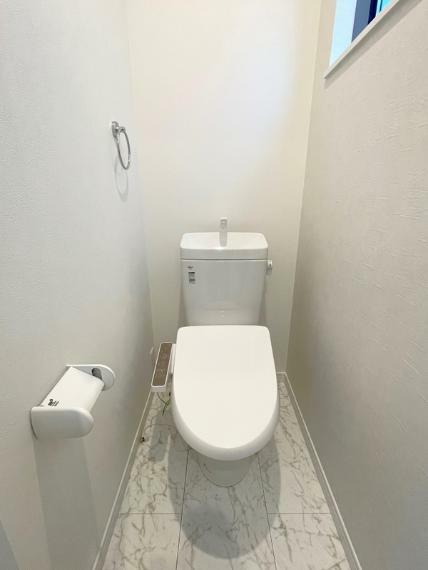 トイレ 【トイレ】暖かな雰囲気のトイレ。快適な温水洗浄便座付きです。