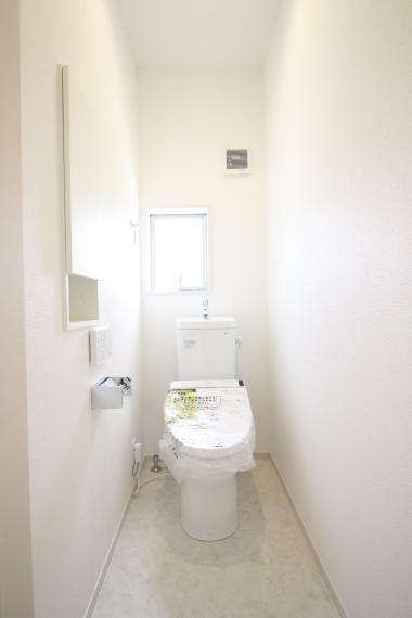 トイレ トイレも気になるポイントですね（^^）/ 1階・2階にトイレがありますので安心ですね　