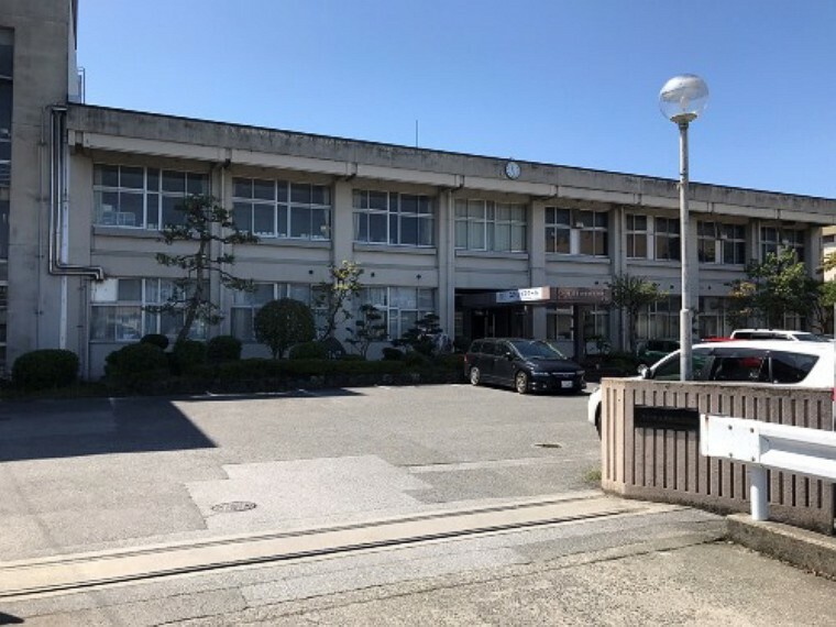中学校 【中学校】彦根市立中央中学校まで1120m