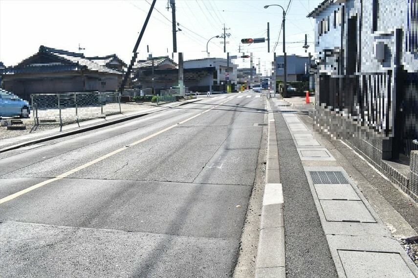 現況外観写真 前面道路（1） 12月20日撮影