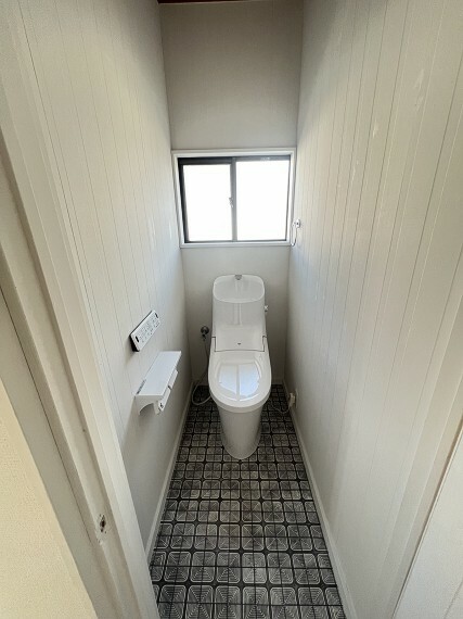 トイレ トイレ内もホワイトカラーでお好きなインテリアが映えます。