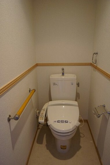 トイレ 温水洗浄機能付きトイレです＾＾