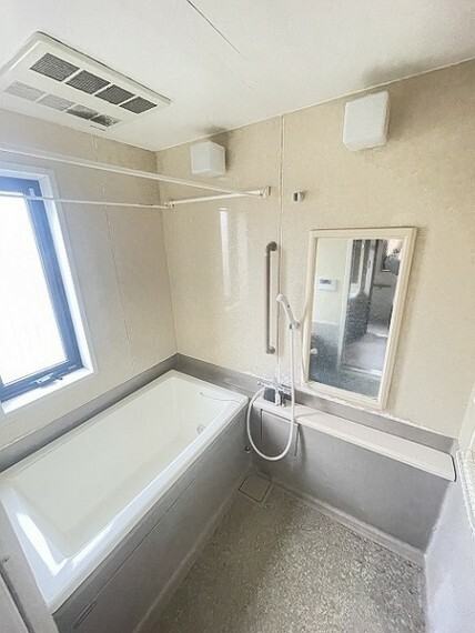 浴室 浴室には浴室乾燥暖房機能付き換気扇が標準装備！