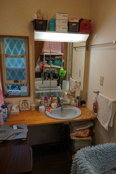 洗面化粧台 1階　洗面所を撮影
