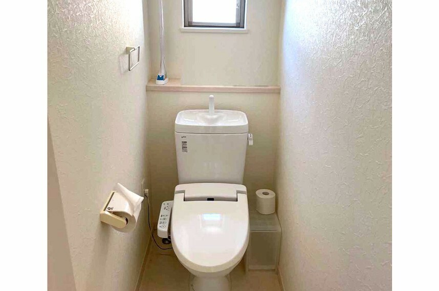 トイレ トイレは各階にあります。
