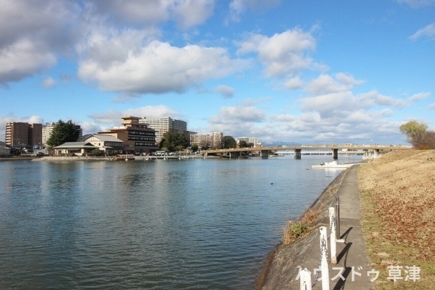 瀬田川沿いの展望良好なマンションです。