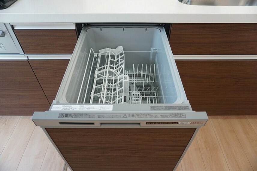 キッチン 同仕様写真。家事の時間が短縮できる食器洗い乾燥機付。後片付けがラクラク＾＾