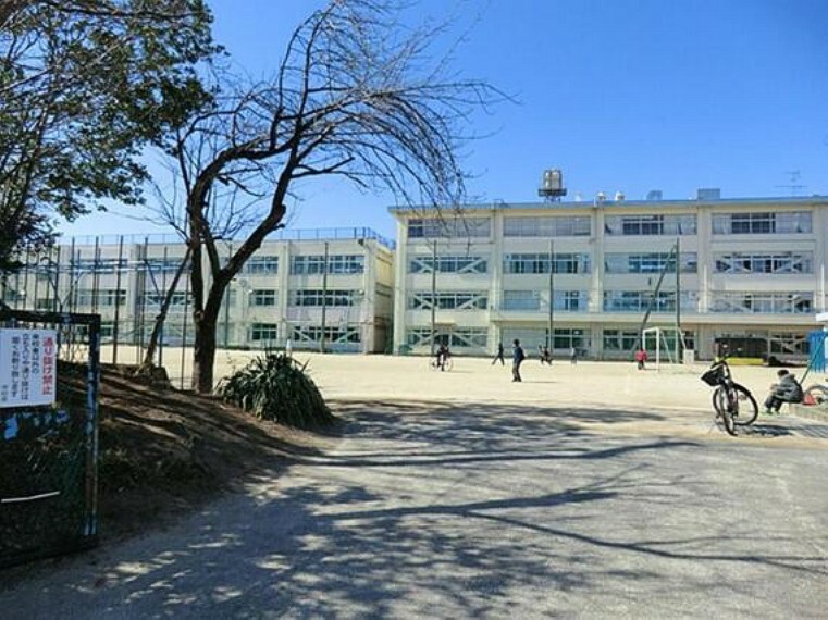 小学校 松戸市立松ケ丘小学校まで約210m。教育目標「豊かな心・たくましさ」としております。