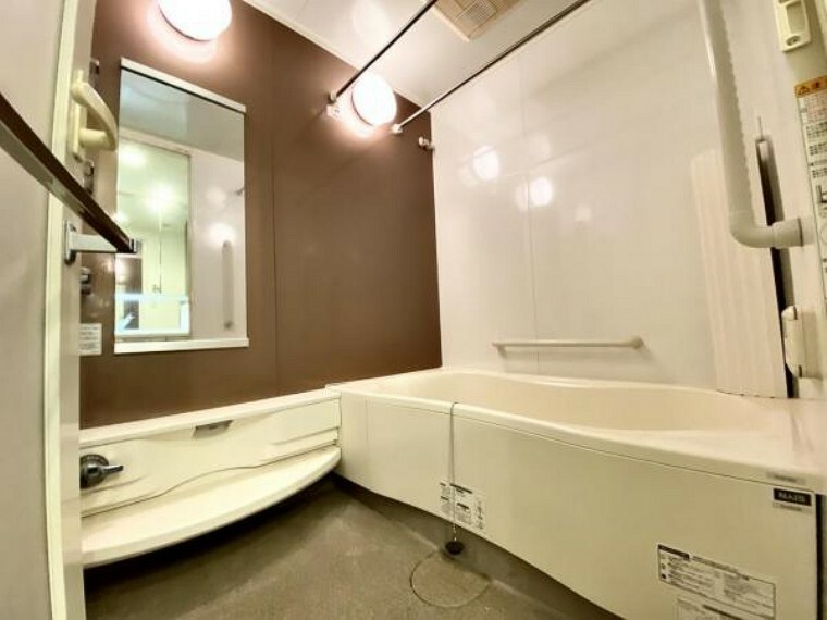 浴室 【バスルーム】 1418サイズのゆったりとしたバスルームになります。