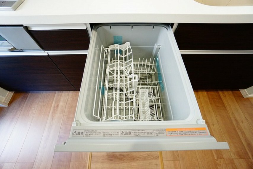 キッチン 家事の時間が短縮できる食器洗い乾燥機付。億劫な後片付けもラクラクです。