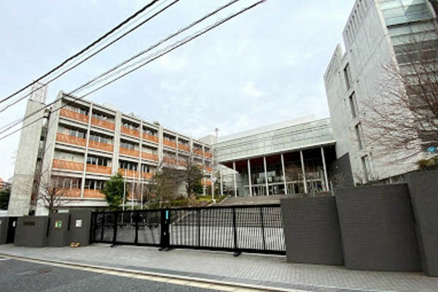 中学校 【中学校】新宿区立新宿中学校まで2109m