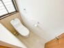 トイレ 【リフォーム済】トイレは1,2階に設置されています。それぞれ新品のリクシル製の温水シャワートイレに交換します。