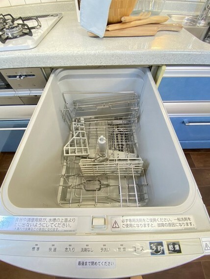 キッチン 食洗機付きで家事にゆとりが生まれます。