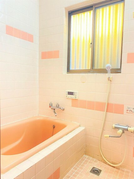 浴室 やわらかい色味が特徴の浴室は換気も良好
