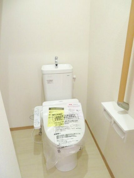 トイレ ウォシュレット付の高性能トイレは、1・2階に完備してあり、清潔でお手入れもラクラク！