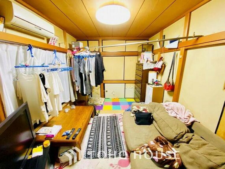 和室 「癒しの和空間」日本で生まれた世界に誇る文化の一つ、和み室がある幸せを満喫して頂けます。お子様の遊び室から客間としてまで、多様なシーンに対応できます。