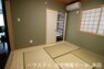 和室 6.12畳の和室は仏間や押し入れが備付です。