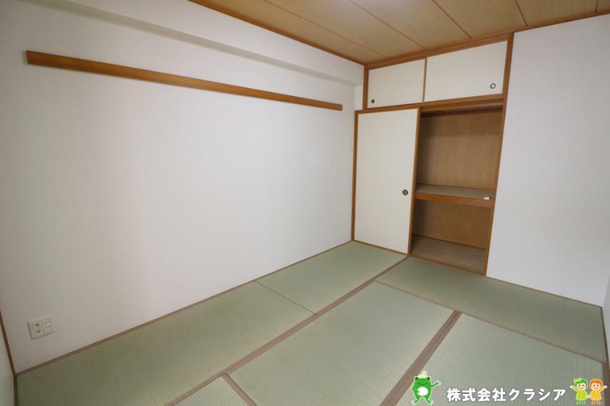 和室 リビング横の6帖の和室。畳は部屋の湿度を自然に調整して快適な空間にしてくれますよ（2021年11月撮影）