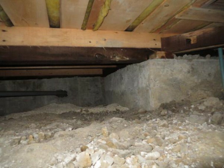 中古住宅の3大リスクである、雨漏り、主要構造部分の欠陥や腐食、給排水管の漏水や故障を2年間保証します。その前提で床下まで確認の上でリフォームしています。