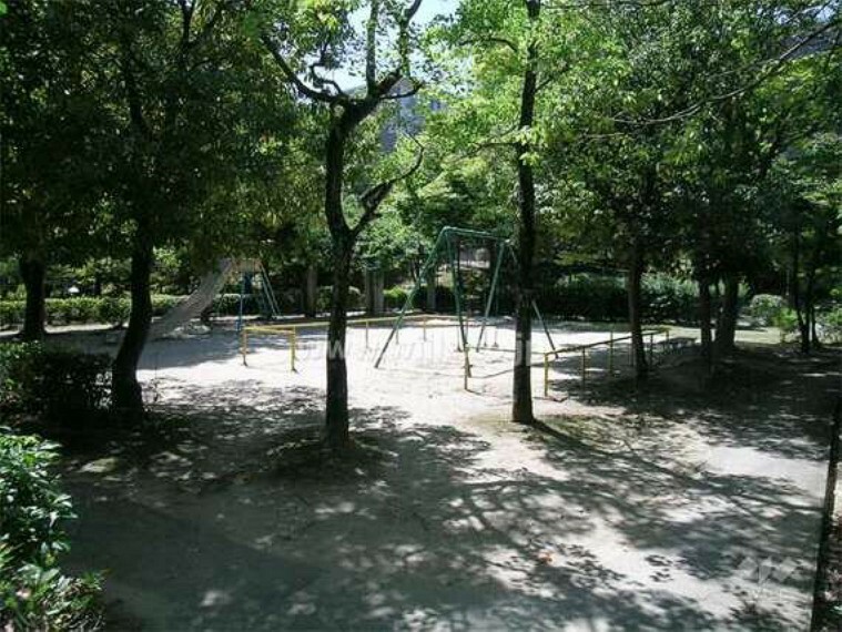 敷地内の公園