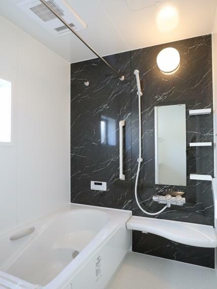 浴室 【2号棟】オートバス・排水バス床・浴室換気乾燥機